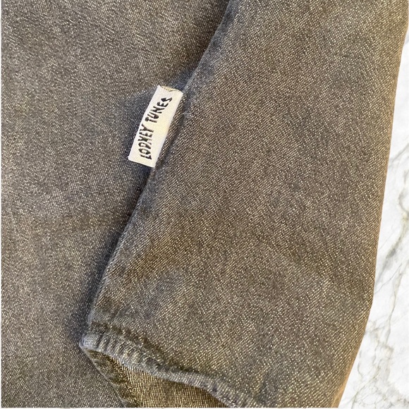 Vintage Warner’s Bros. button down! - Picture 2 of 4